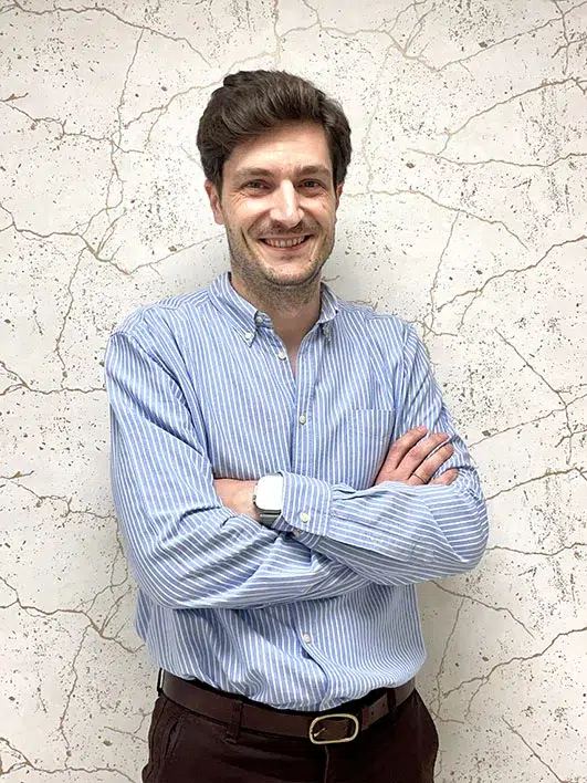 Doctor Álvaro García - Médico especialista en reumatología